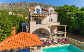 Hedera Estate, Villa Hedera X